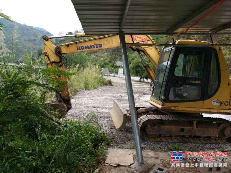 云南出售转让二手12000小时2008年小松PC60挖掘机