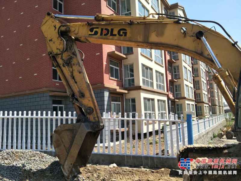 河南出售转让二手8000小时2009年厦工XG822LC挖掘机