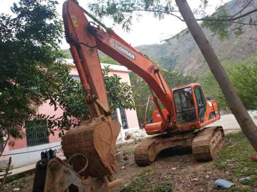 云南出售转让二手5000小时2011年斗山DH225LC挖掘机