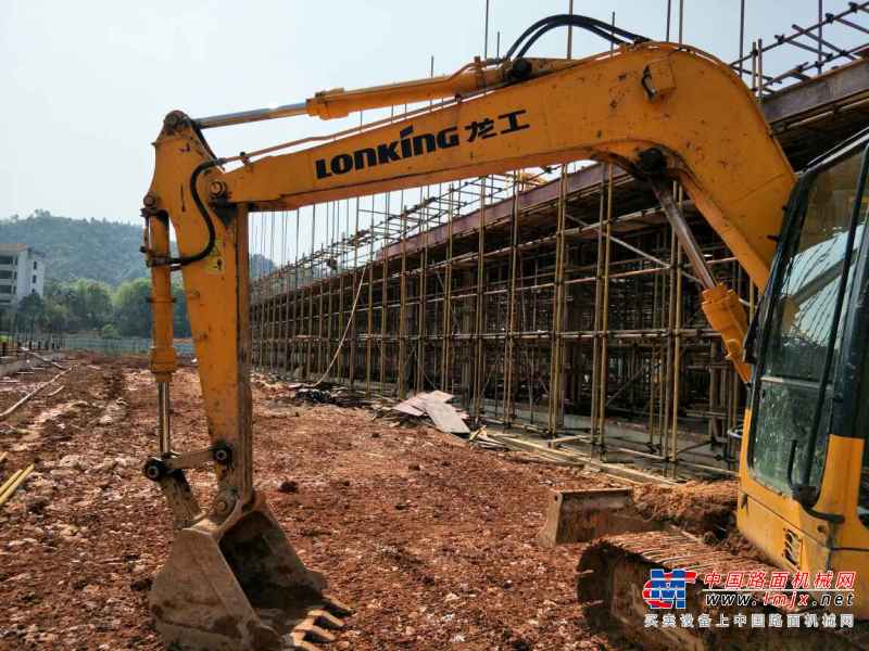 湖南出售转让二手7900小时2014年龙工LG6090挖掘机