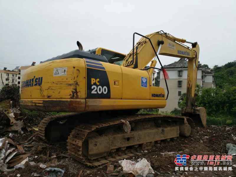 湖北出售转让二手7000小时2011年小松PC200挖掘机