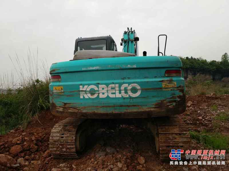 湖北出售转让二手3500小时2013年神钢SK140LC挖掘机