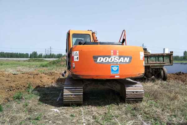 河南出售转让二手8000小时2011年斗山DH150LC挖掘机