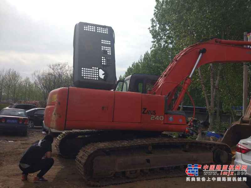 山东出售转让二手11000小时2005年日立EX240挖掘机