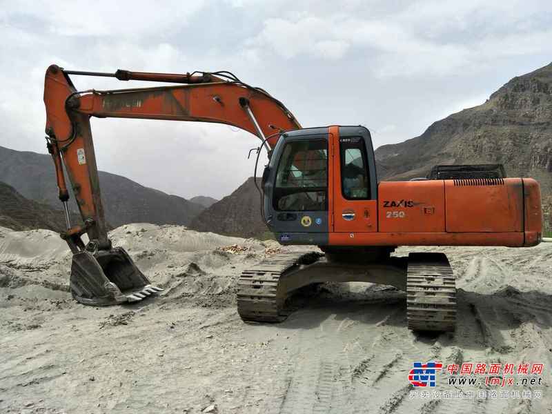 山西出售转让二手15000小时2006年日立ZX230挖掘机