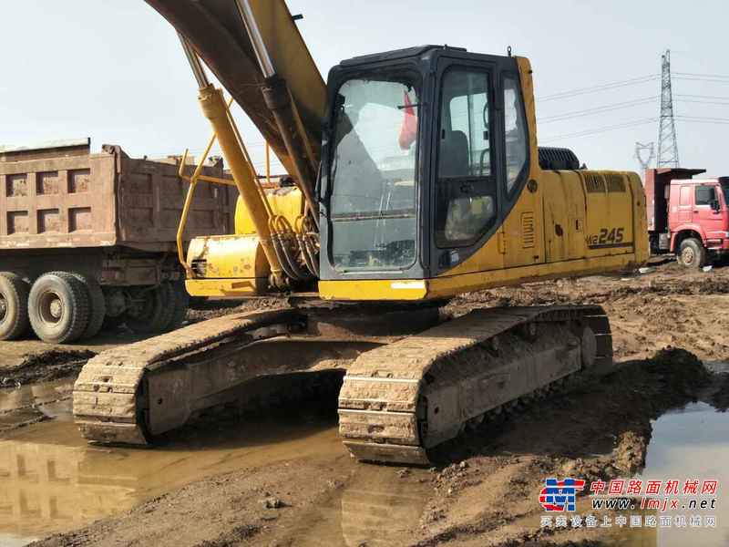 河南出售转让二手6000小时2010年沃得重工W2239挖掘机