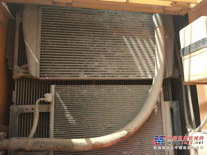 山东出售转让二手8500小时2011年现代R215挖掘机