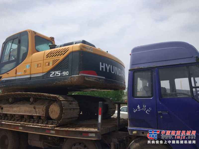 山东出售转让二手8500小时2011年现代R215挖掘机