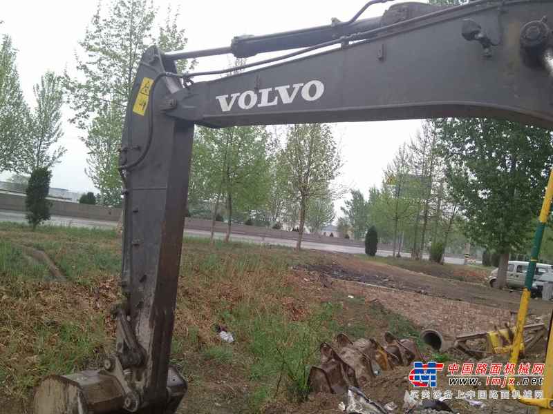 山东出售转让二手8000小时2012年沃尔沃EC140BLC挖掘机