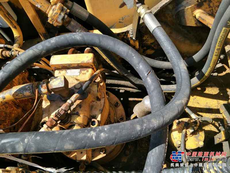 云南出售转让二手10008小时2005年现代R220LC挖掘机
