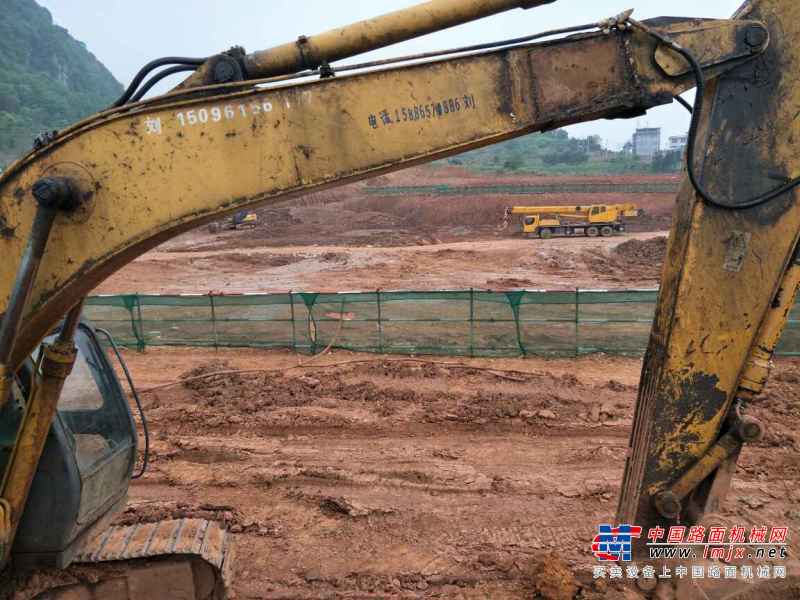 湖南出售转让二手13000小时2007年住友SH200挖掘机