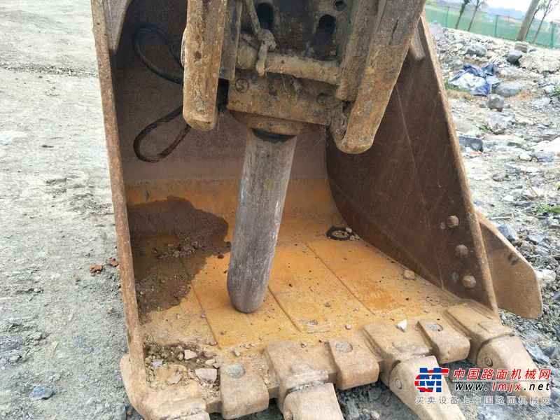 贵州出售转让二手12000小时2004年卡特彼勒320B挖掘机
