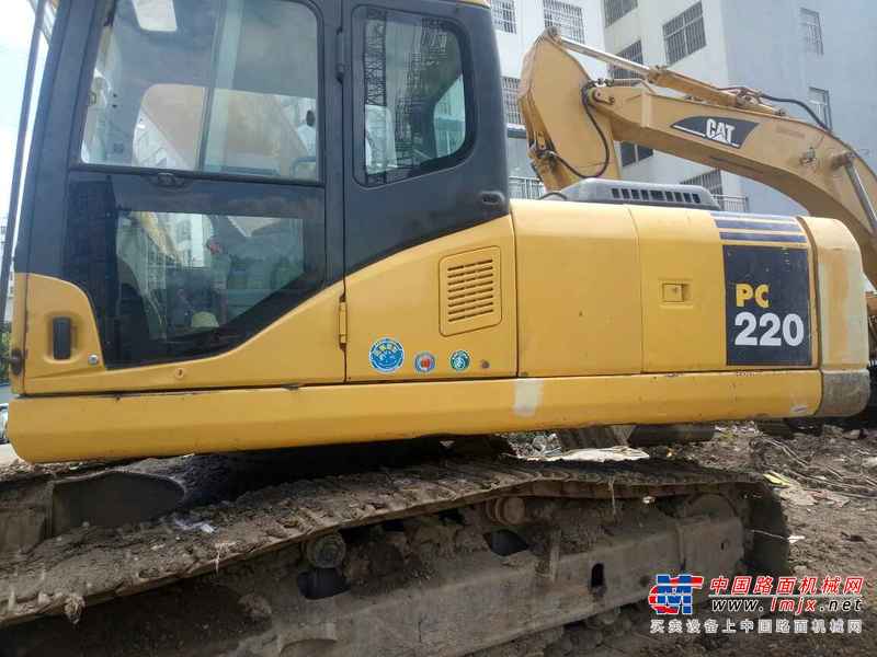贵州出售转让二手10000小时2009年小松PC220挖掘机