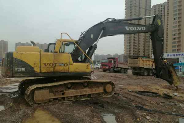 安徽出售转让二手8600小时2010年沃尔沃EC210B挖掘机