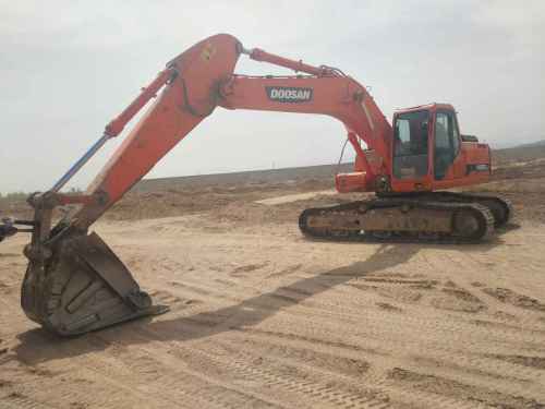 甘肃出售转让二手10000小时2010年斗山DH225LC挖掘机