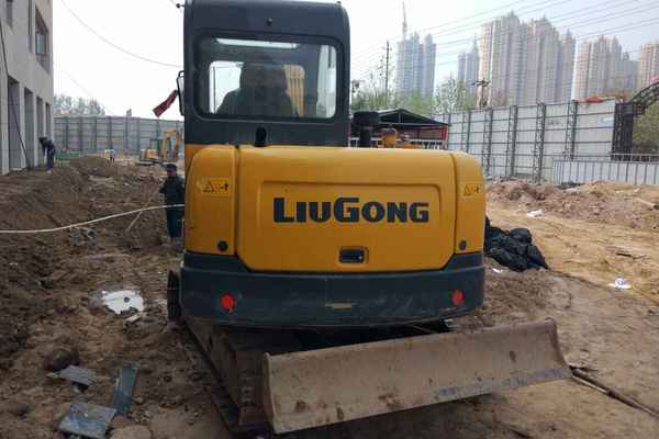 山东出售转让二手800小时2016年柳工CLG906D挖掘机