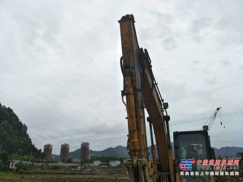 贵州出售转让二手7681小时2013年龙工LG6150挖掘机