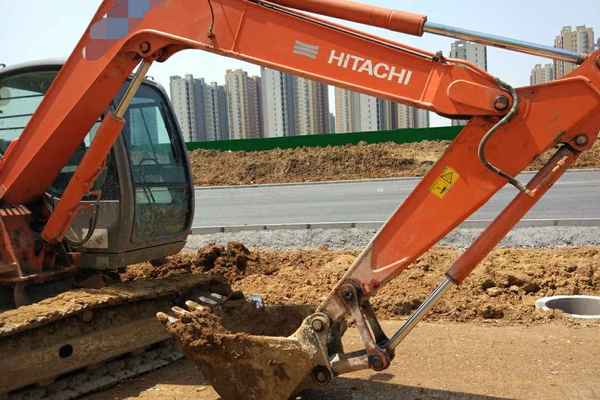 安徽出售转让二手8004小时2010年日立ZX70挖掘机