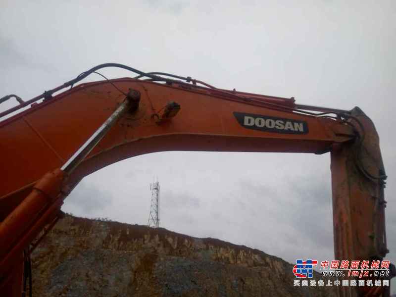 贵州出售转让二手8000小时2011年斗山DH225挖掘机