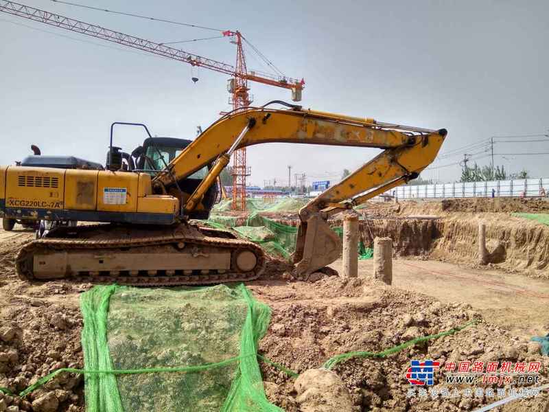 山东出售转让二手9678小时2005年徐挖XCG210LC挖掘机