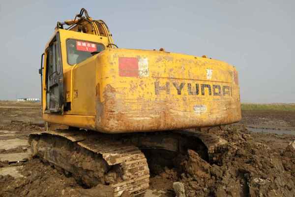 江苏出售转让二手20000小时2007年现代R215挖掘机