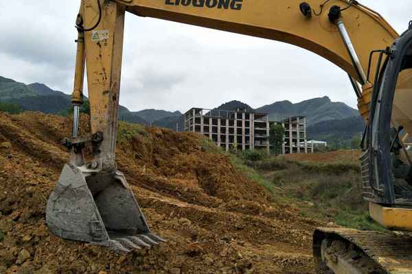 贵州出售转让二手7100小时2011年柳工CLG922D挖掘机
