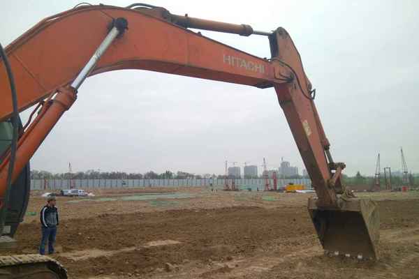山东出售转让二手8567小时2010年日立ZX240挖掘机