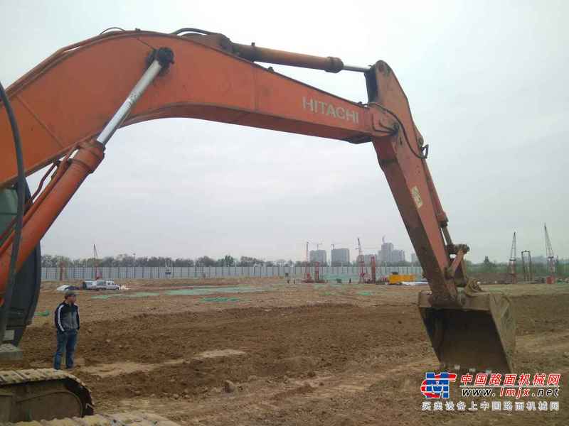 山东出售转让二手8567小时2010年日立ZX240挖掘机