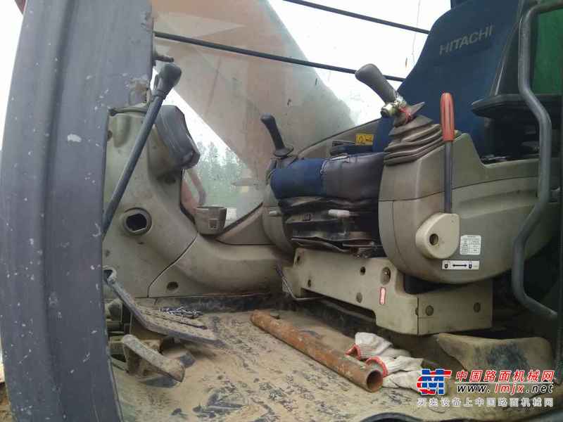 山东出售转让二手8567小时2010年日立ZX240挖掘机