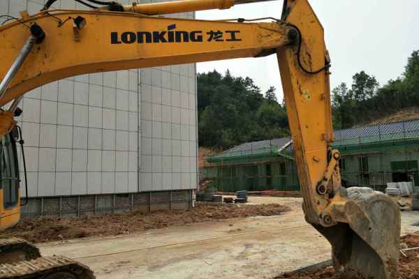 湖南出售转让二手4000小时2014年龙工LG6220挖掘机