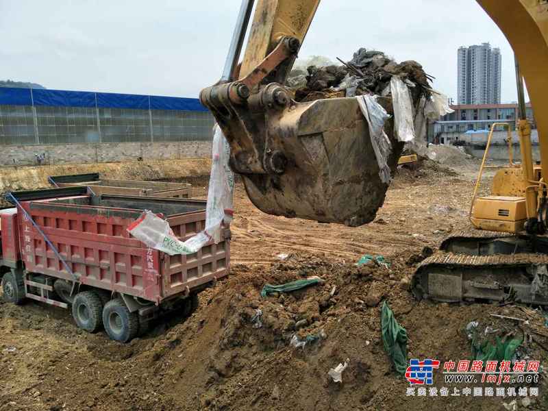贵州出售转让二手7100小时2012年柳工925D挖掘机