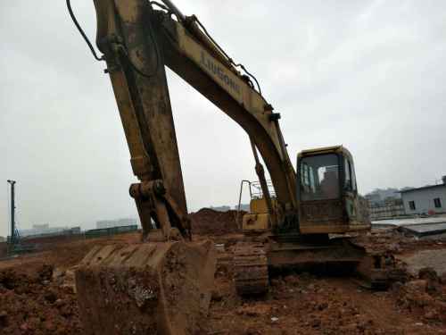 湖南出售转让二手10000小时2011年柳工CLG220LC挖掘机