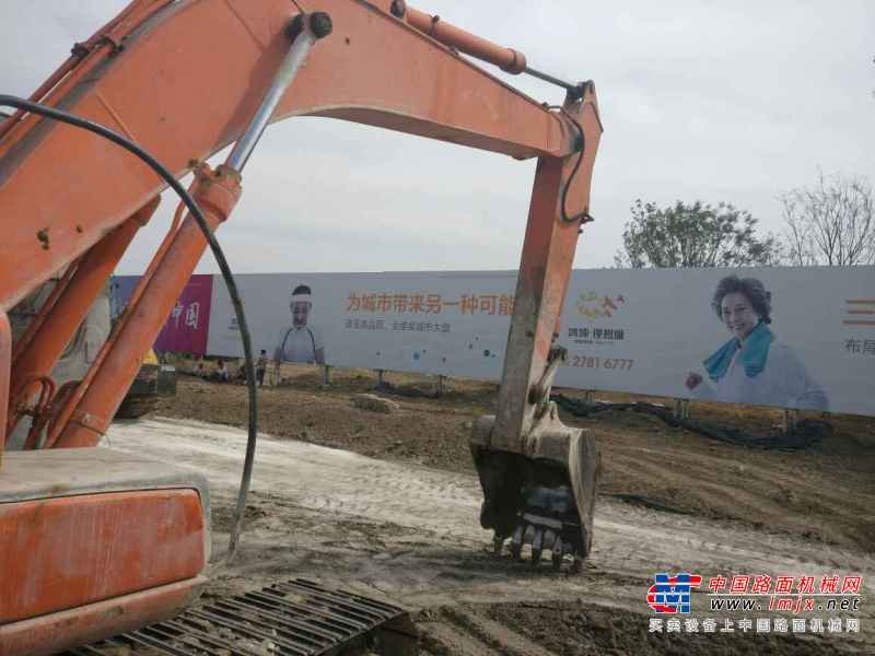 天津出售转让二手18500小时2003年日立EX200挖掘机