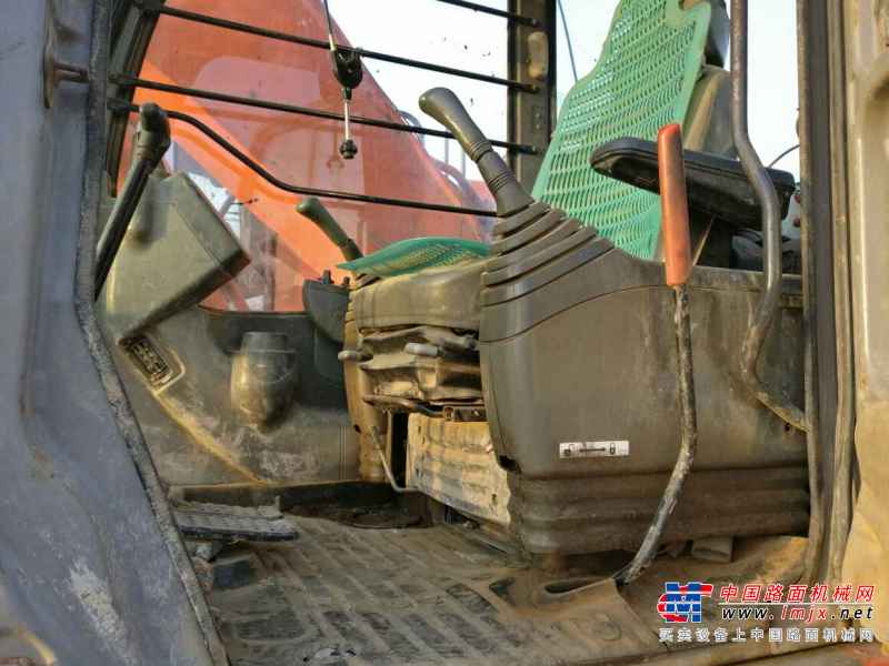 天津出售转让二手12000小时2004年日立ZX200挖掘机