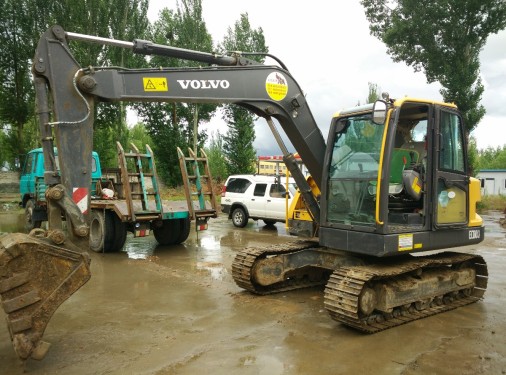 山西出售转让二手2400小时2013年沃尔沃EC80D挖掘机
