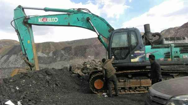 山西出售转让二手9000小时2011年神钢SK350LC挖掘机