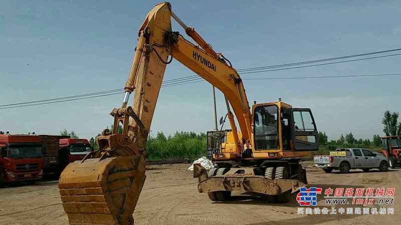 宁夏出售转让二手8500小时2008年现代轮挖R210W挖掘机
