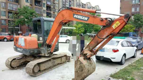 安徽出售转让二手9800小时2011年斗山DH55挖掘机