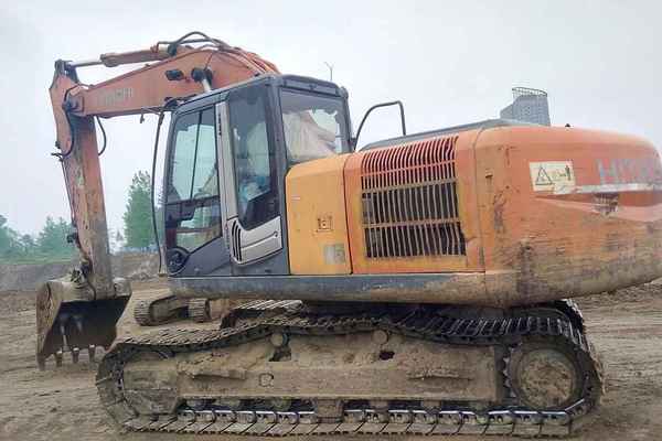 安徽出售转让二手8000小时2010年日立ZX200挖掘机