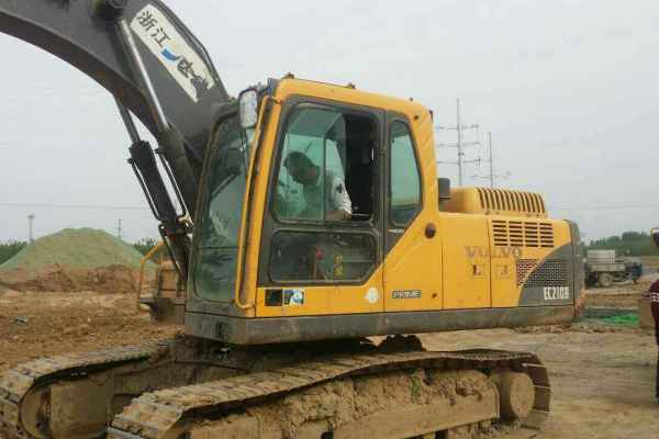 山东出售转让二手3397小时2013年沃尔沃EC210B挖掘机