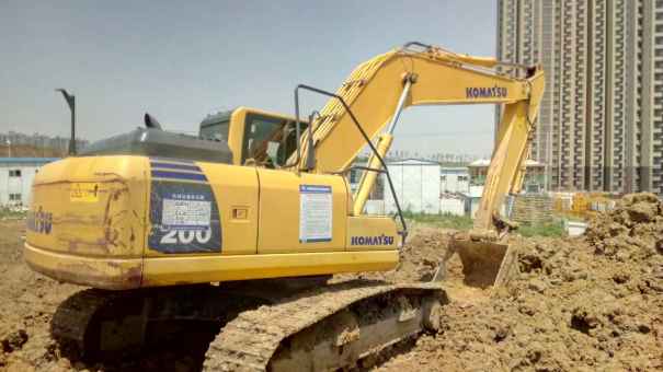 安徽出售转让二手9000小时2012年小松PC210挖掘机