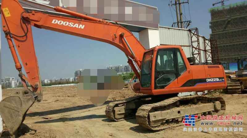 安徽出售转让二手15000小时2009年斗山DH220挖掘机