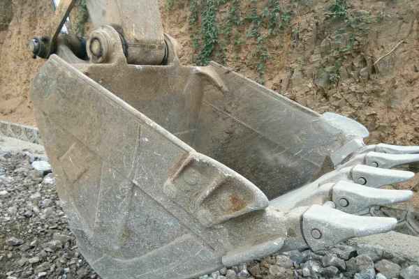 贵州出售转让二手15000小时2006年卡特彼勒320C挖掘机