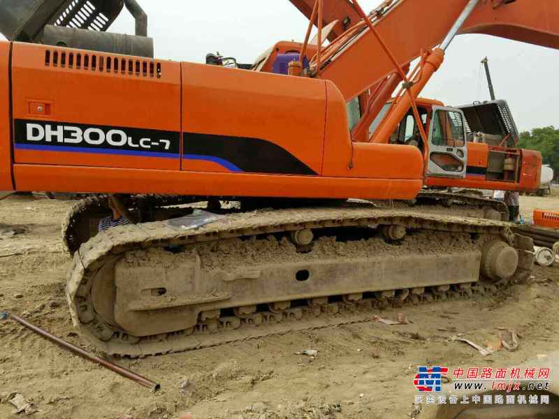 宁夏出售转让二手8000小时2011年斗山DH300LC挖掘机