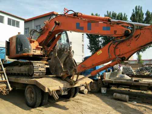 河北出售转让二手15000小时2004年日立EX135UR挖掘机