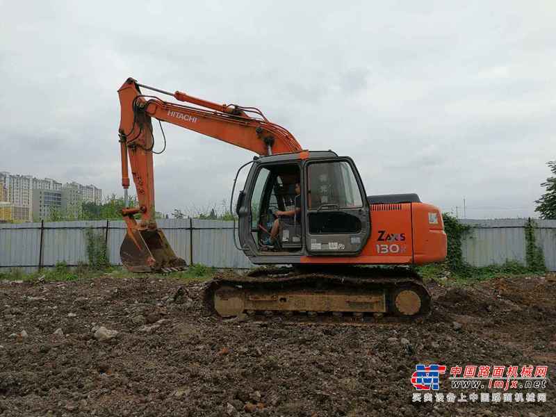 湖北出售转让二手3704小时2013年日立ZX130K挖掘机