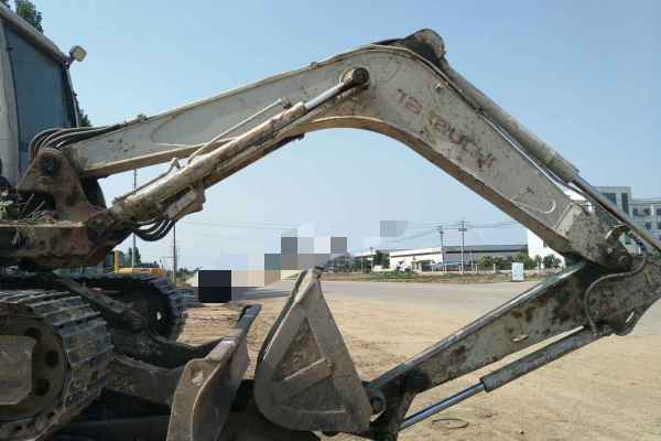 山东出售转让二手7000小时2010年竹内TB180挖掘机