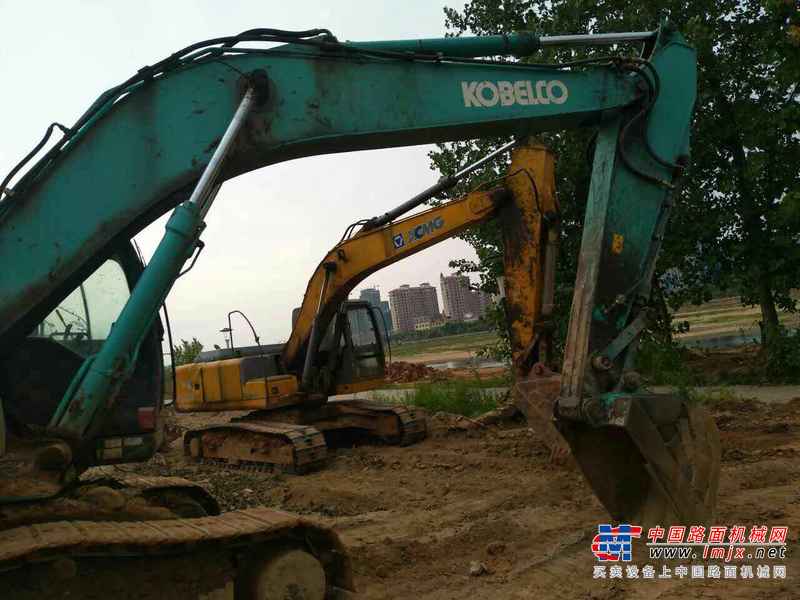 江西出售转让二手8800小时2009年神钢SK200挖掘机