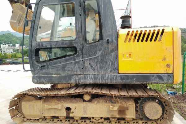 湖北出售转让二手4560小时2011年现代R110挖掘机