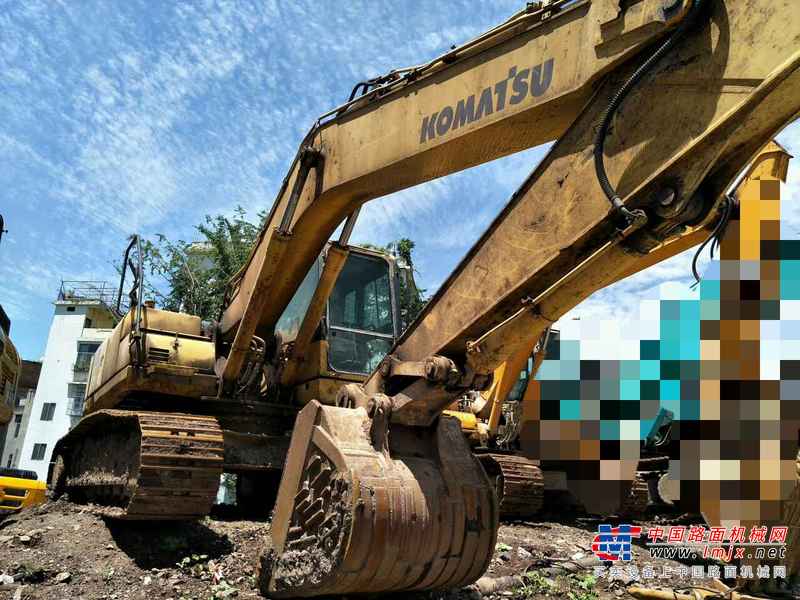 云南出售转让二手9856小时2010年小松PC200挖掘机
